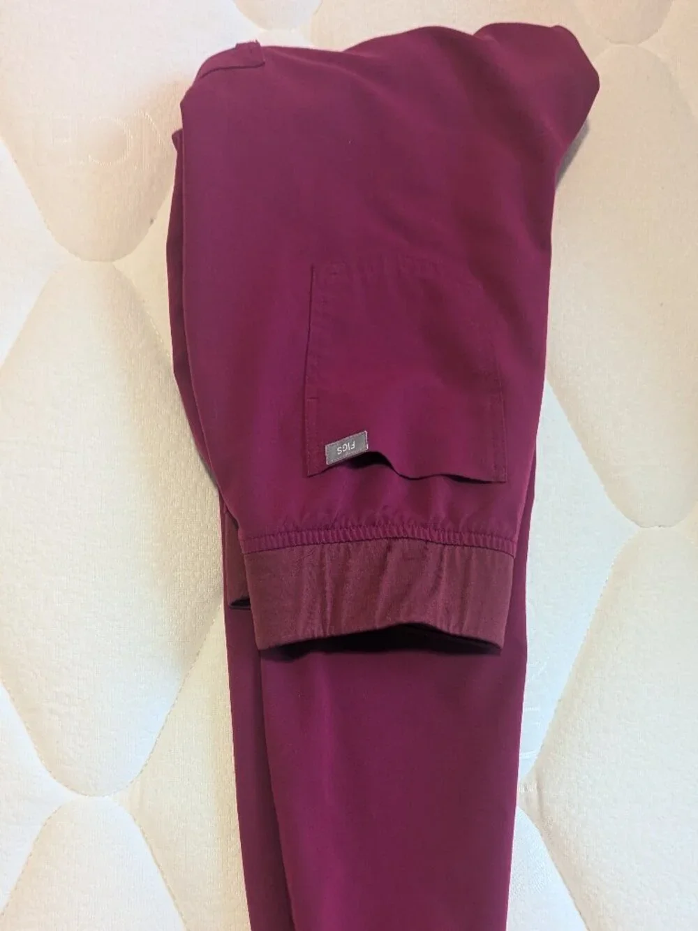 Pink Figs scrubs - Picture 2 of 6